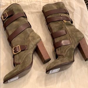 Beautiful and hard to find green Tory Burch boots